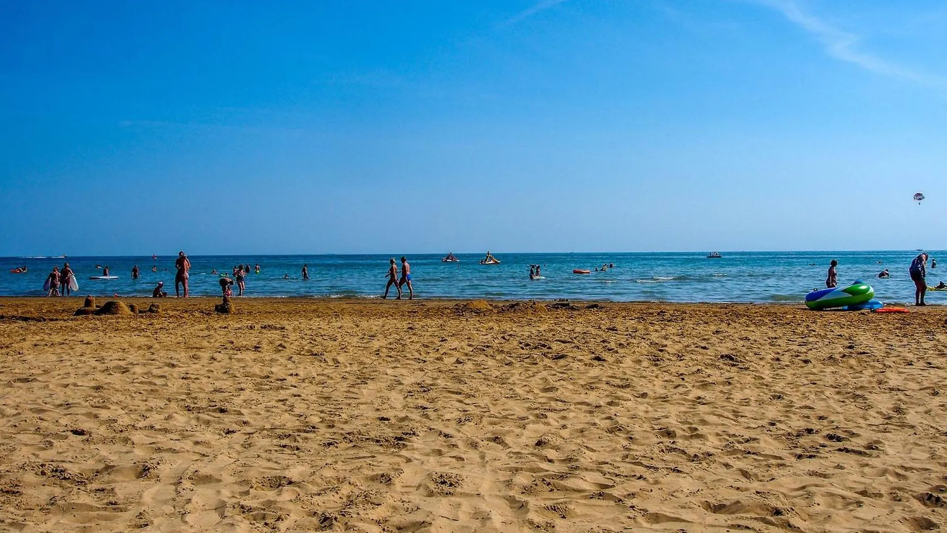 Enjoy Our Spacious Sea View Terrace In Bibione Apartment